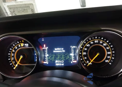 2021 Jeep Wrangler Unlimited Sport S 4X4 z USA, uszkodzony, nr VIN 1C4HJXDG0MW744183